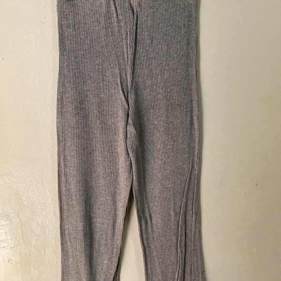 Gray Ribbed Two-Piece Set - Picture 2 of 4